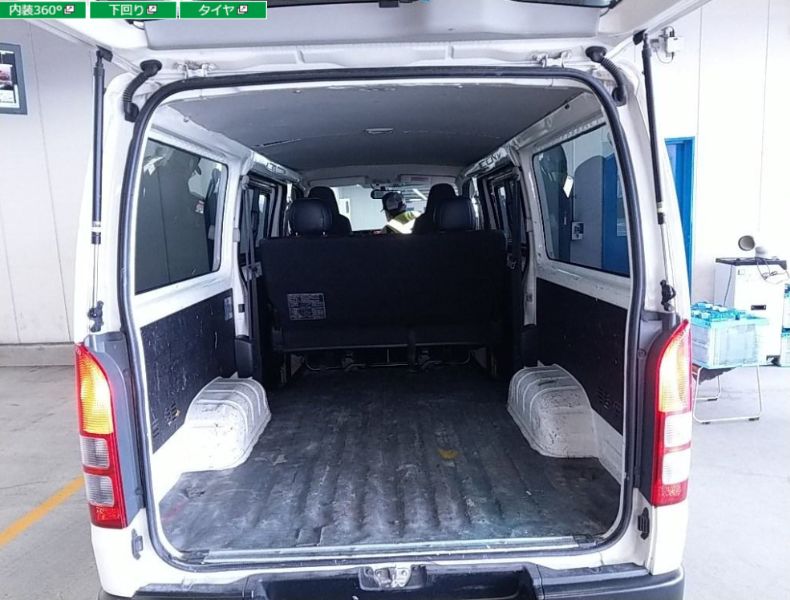  29306  TOYOTA HIACE  2017  