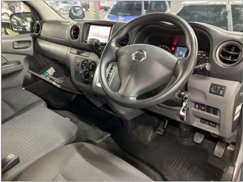  29321  NISSAN CARAVAN  2017  