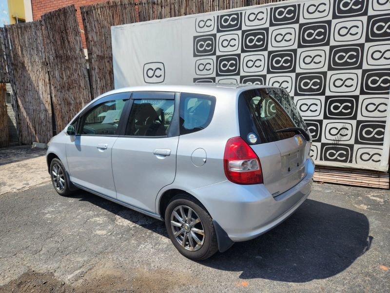  29322  HONDA FIT  2002  
