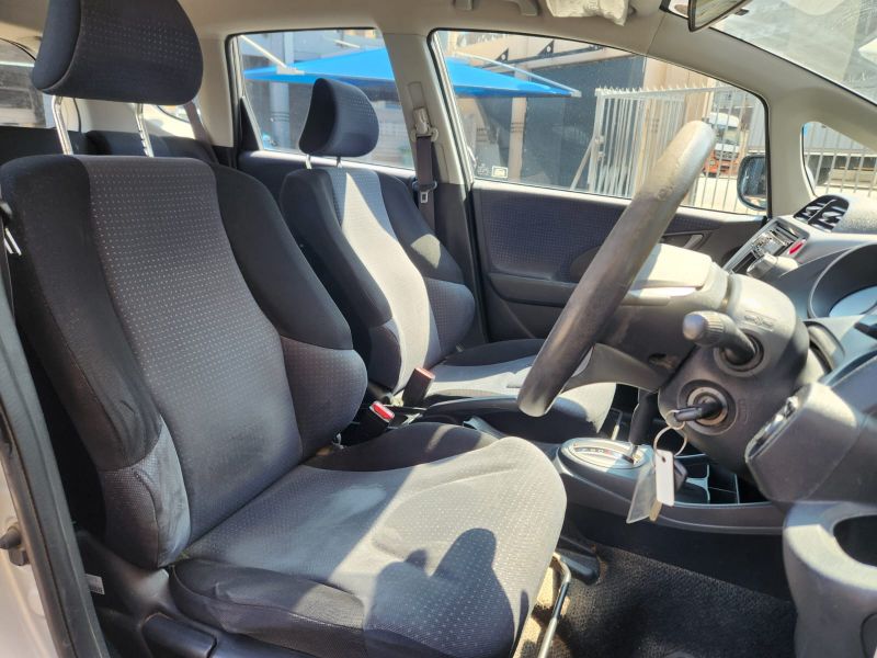  29323  HONDA FIT  2010  