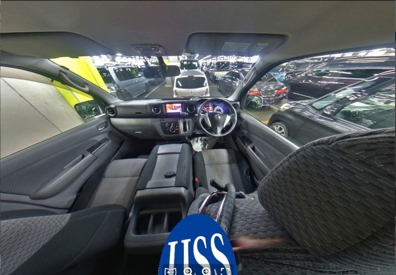  29330  NISSAN CARAVAN  2017  