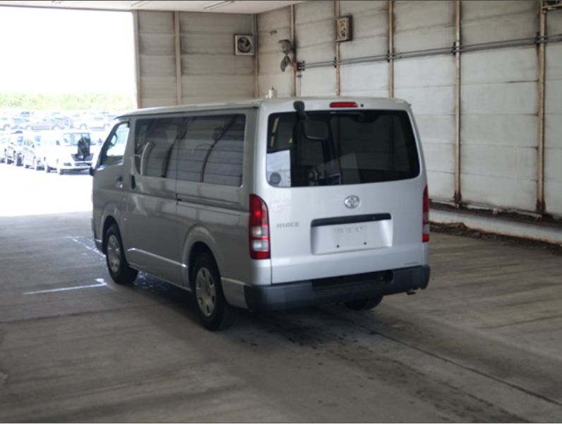  29331  TOYOTA HIACE  2006  