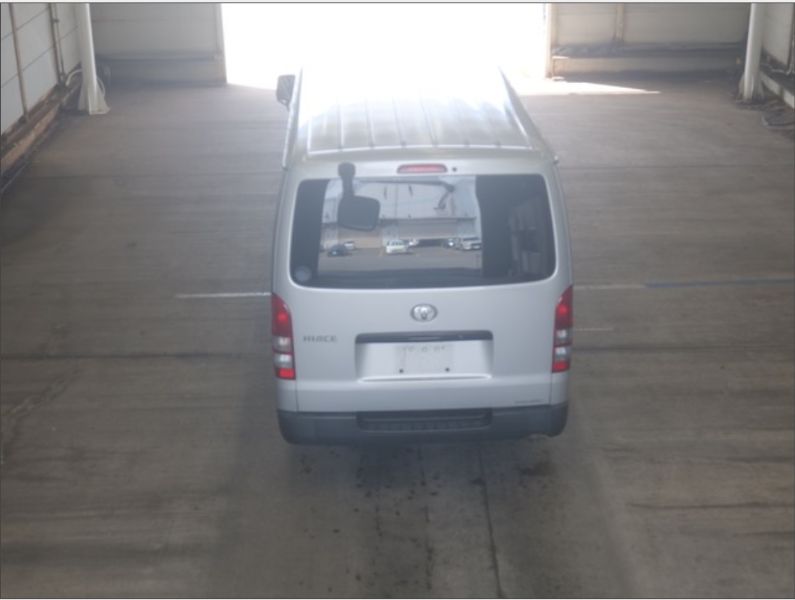  29331  TOYOTA HIACE  2006  