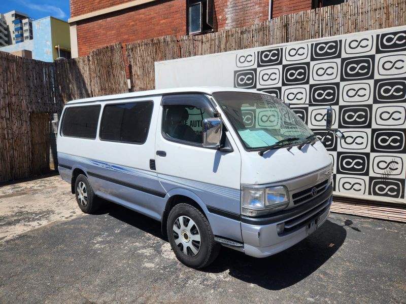  29332  TOYOTA HIACE  2001  