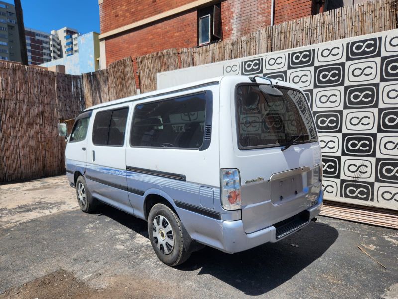  29332  TOYOTA HIACE  2001  