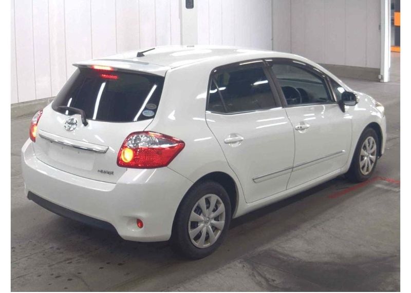  29333  TOYOTA AURIS  2015  