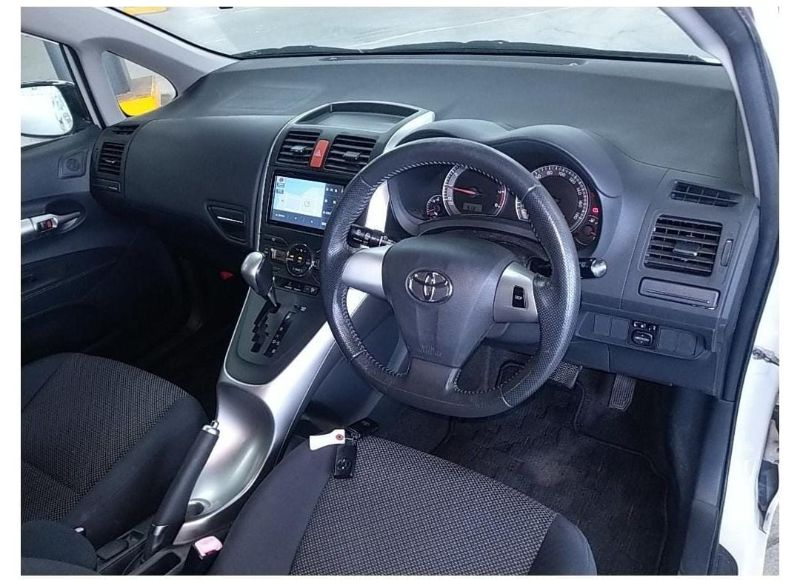  29333  TOYOTA AURIS  2015  