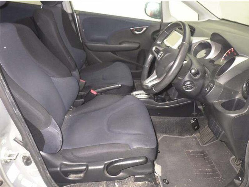  29335  HONDA FIT  2010  