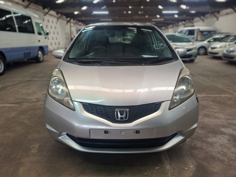  29335  HONDA FIT  2010 