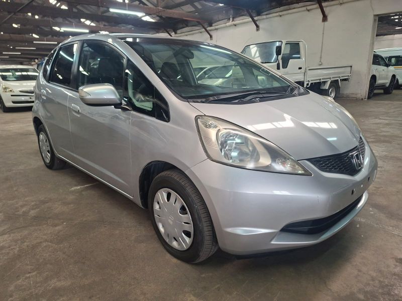  29335  HONDA FIT  2010  