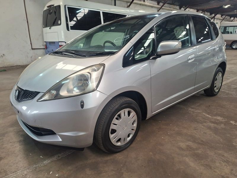  29335  HONDA FIT  2010  