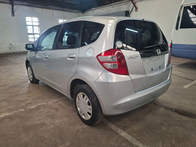  29335  HONDA FIT  2010  