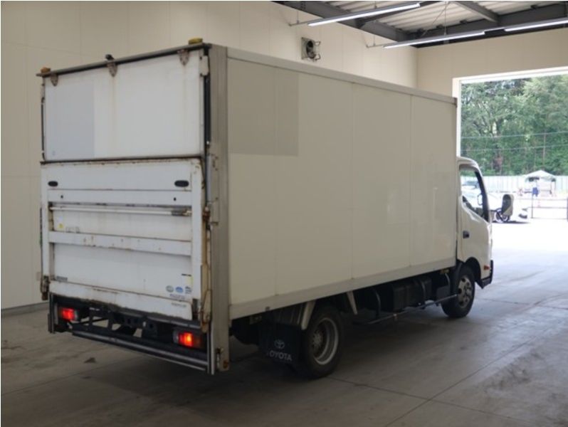  29343  TOYOTA DYNA  2013  