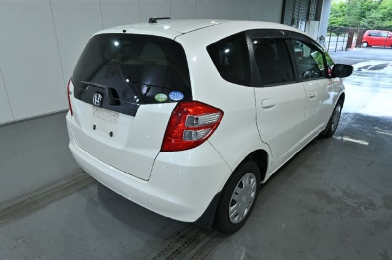  29347  HONDA FIT  2010  