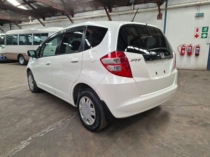  29347  HONDA FIT  2010  