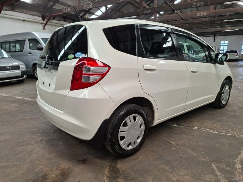  29347  HONDA FIT  2010  