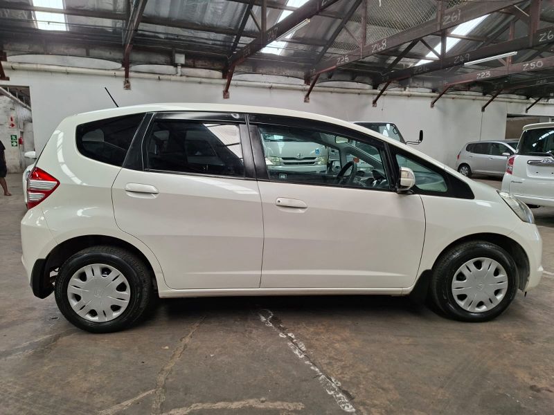  29347  HONDA FIT  2010  