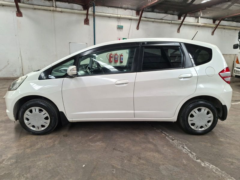 29347  HONDA FIT  2010  