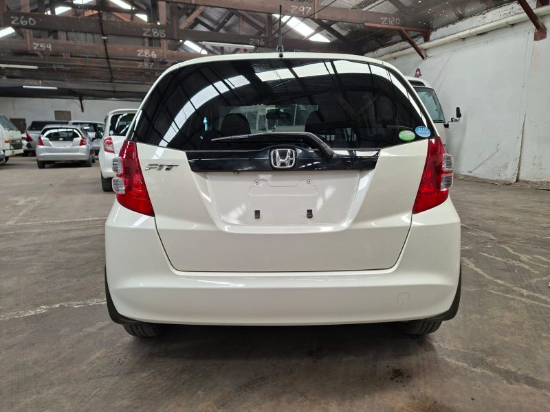  29347  HONDA FIT  2010  