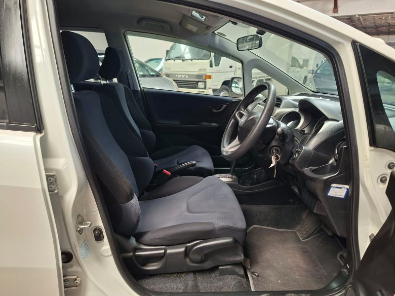  29347  HONDA FIT  2010  