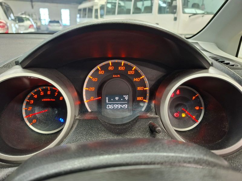  29347  HONDA FIT  2010  