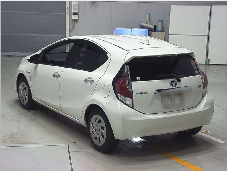  29355  TOYOTA AQUA  2016  