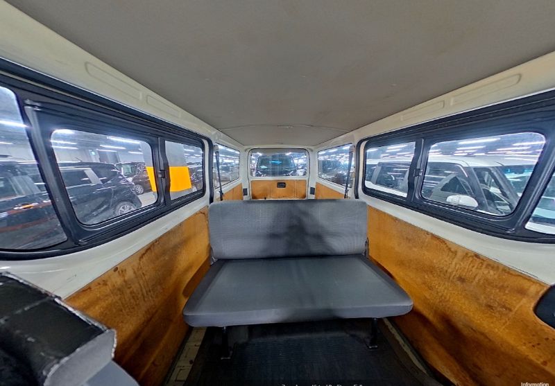  29366  TOYOTA HIACE  2016  