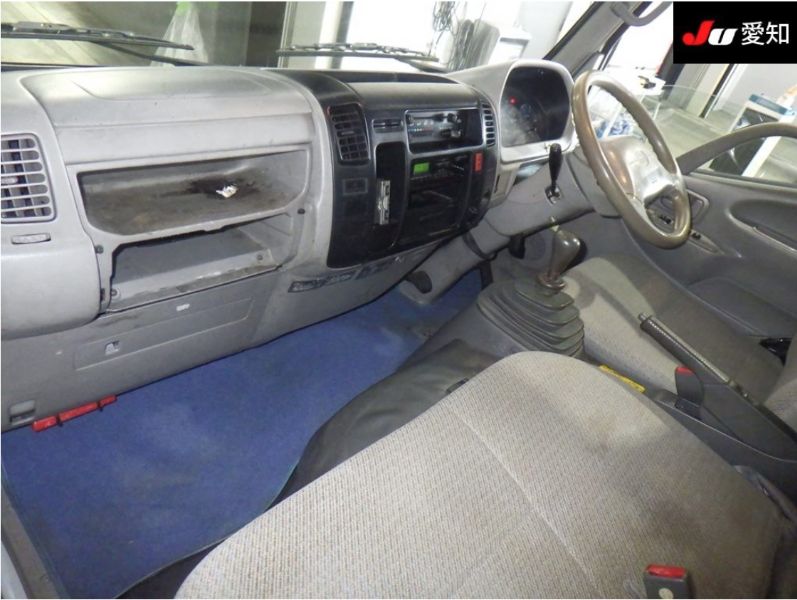  29382  TOYOTA TOYOACE  2001  
