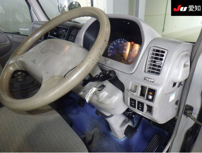  29382  TOYOTA TOYOACE  2001  