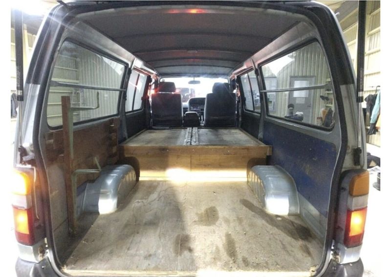  29399  TOYOTA HIACE  2001  