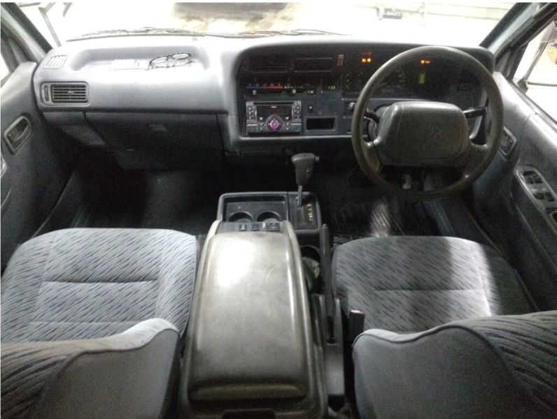  29399  TOYOTA HIACE  2001  