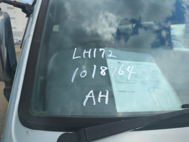 29399  TOYOTA HIACE  2001