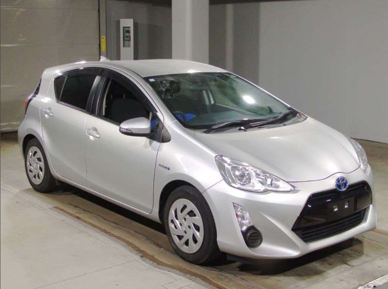 29412 TOYOTA AQUA 2017