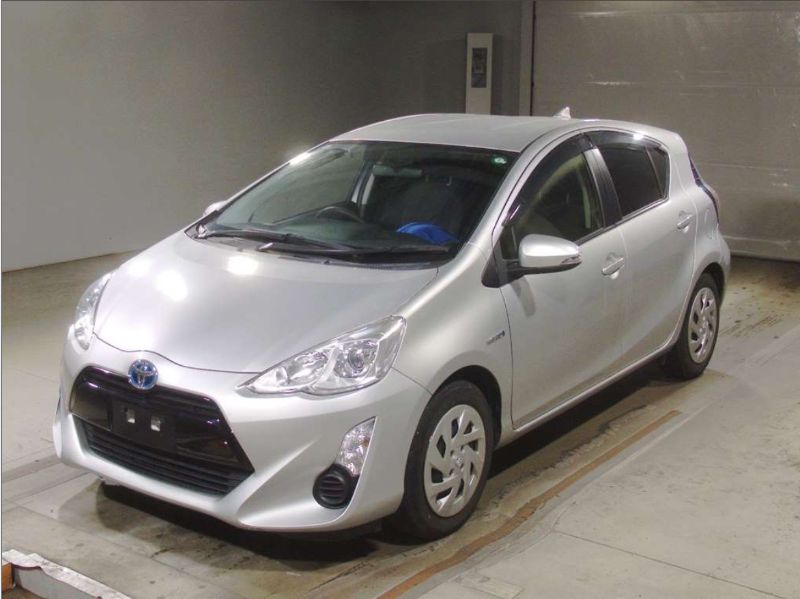  29412  TOYOTA AQUA  2017  