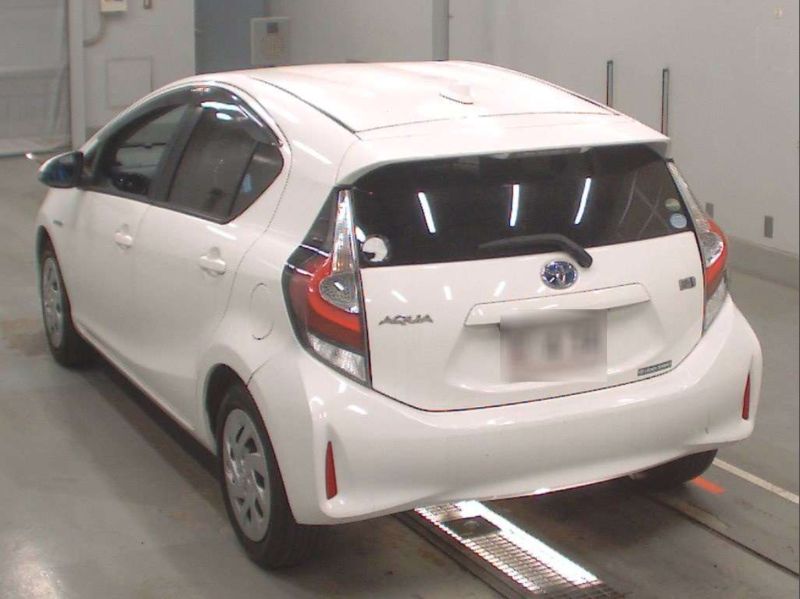 29416  TOYOTA AQUA  2018  