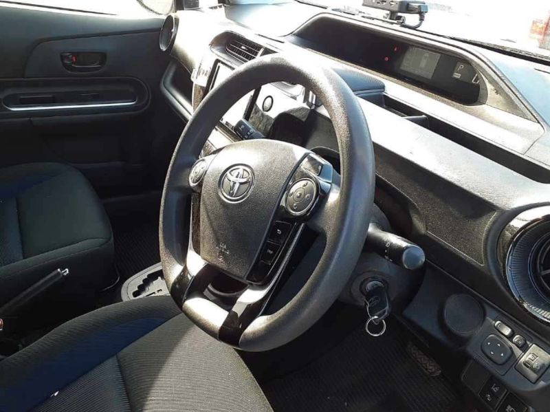  29416  TOYOTA AQUA  2018  