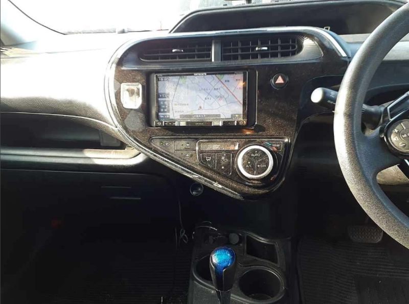  29416  TOYOTA AQUA  2018  