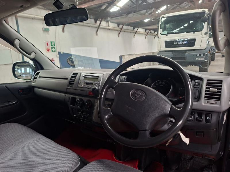  29417  TOYOTA HIACE  2005  
