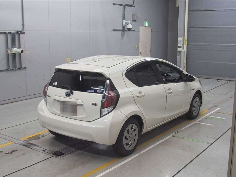  29419  TOYOTA AQUA  2016  