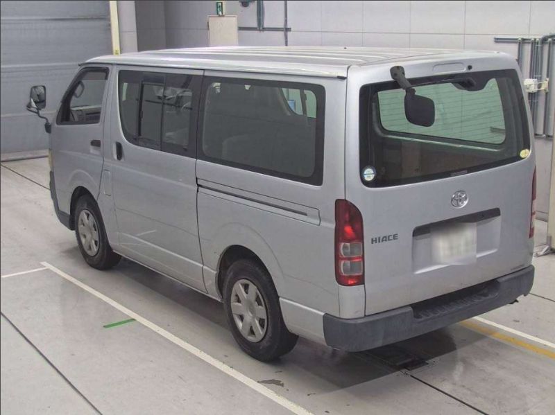  29422  TOYOTA HIACE  2004  
