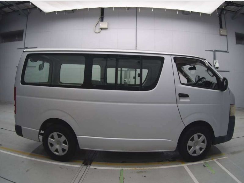  29422  TOYOTA HIACE  2004  
