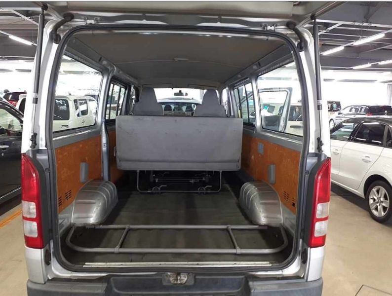  29422  TOYOTA HIACE  2004  