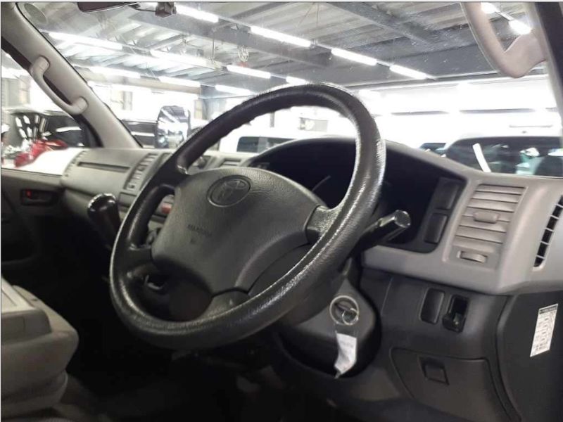  29422  TOYOTA HIACE  2004  