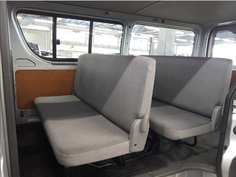  29422  TOYOTA HIACE  2004  