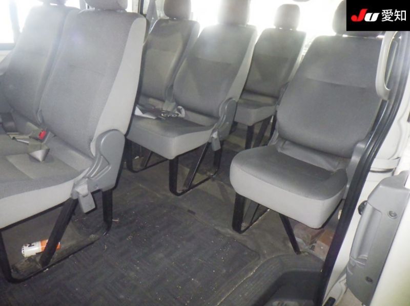  29425  TOYOTA HIACE  2010  