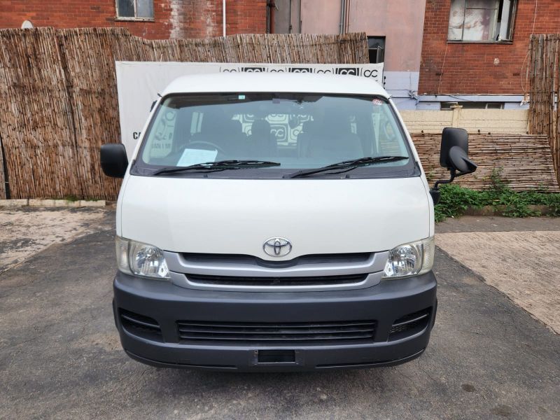  29425  TOYOTA HIACE  2010 