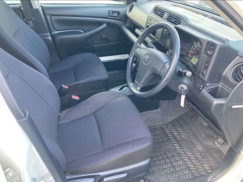  29427  TOYOTA PROBOX VAN  2017  