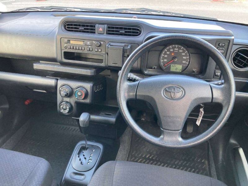  29427  TOYOTA PROBOX VAN  2017  