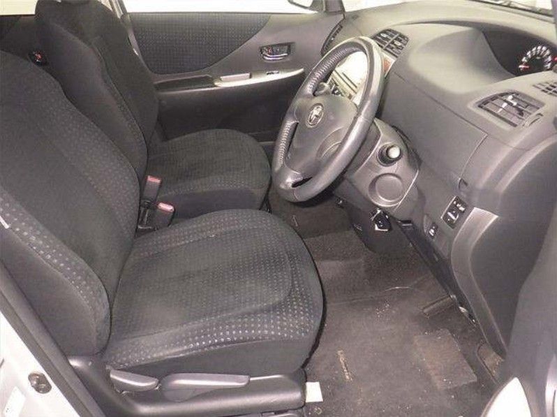  29442  TOYOTA RACTIS  2010  