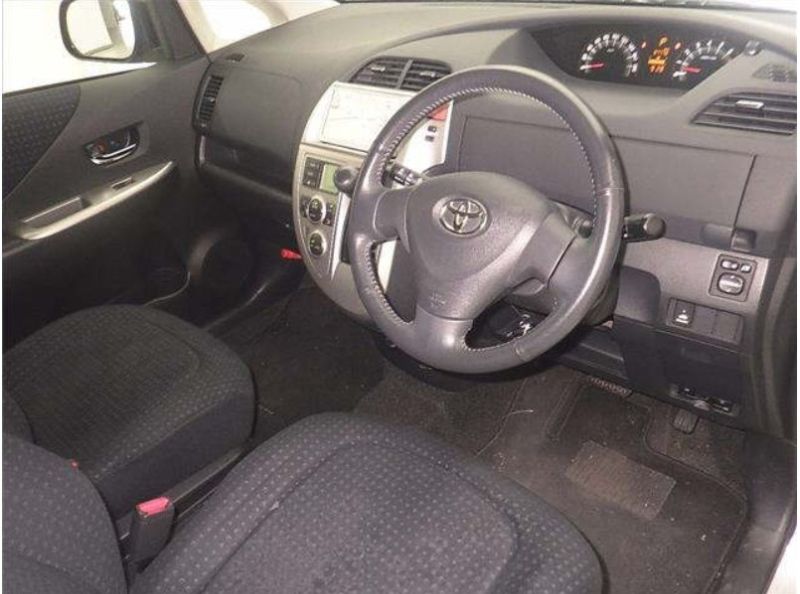  29442  TOYOTA RACTIS  2010  